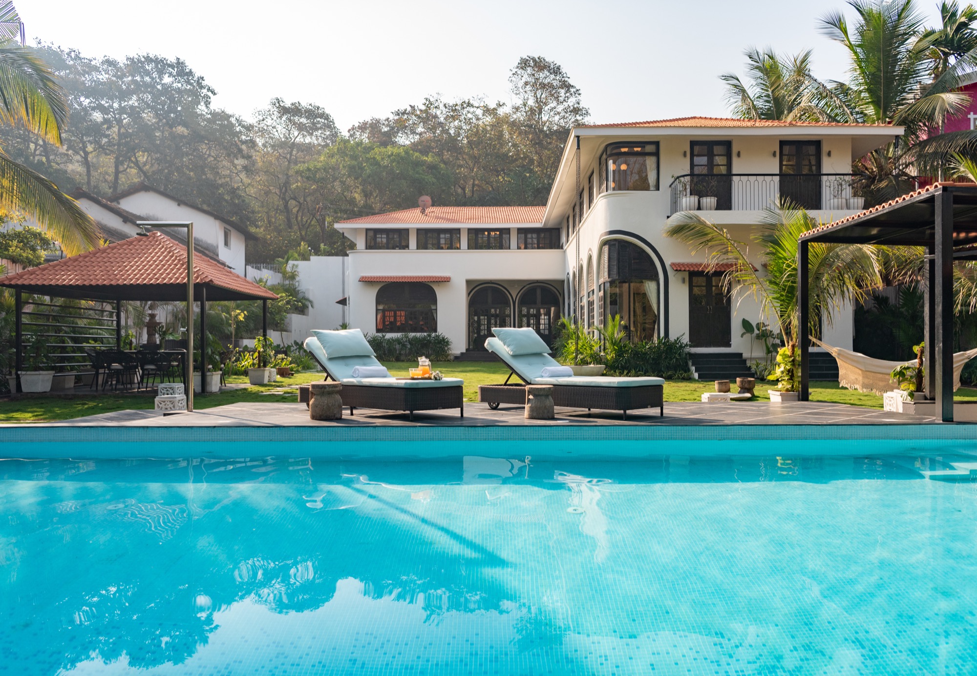 Fairview estate, Goa — Residential by Studio Pomegranate