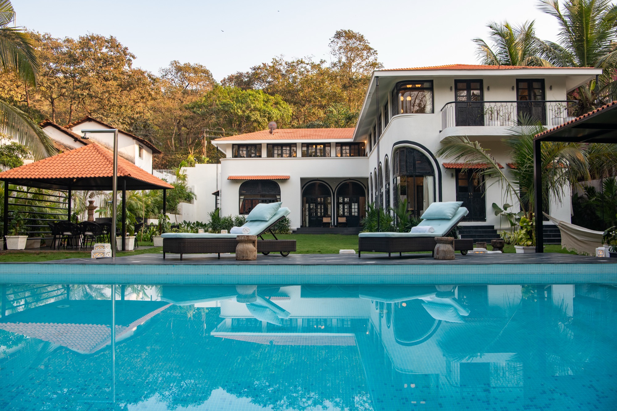Fairview estate, Goa — Residential by Studio Pomegranate