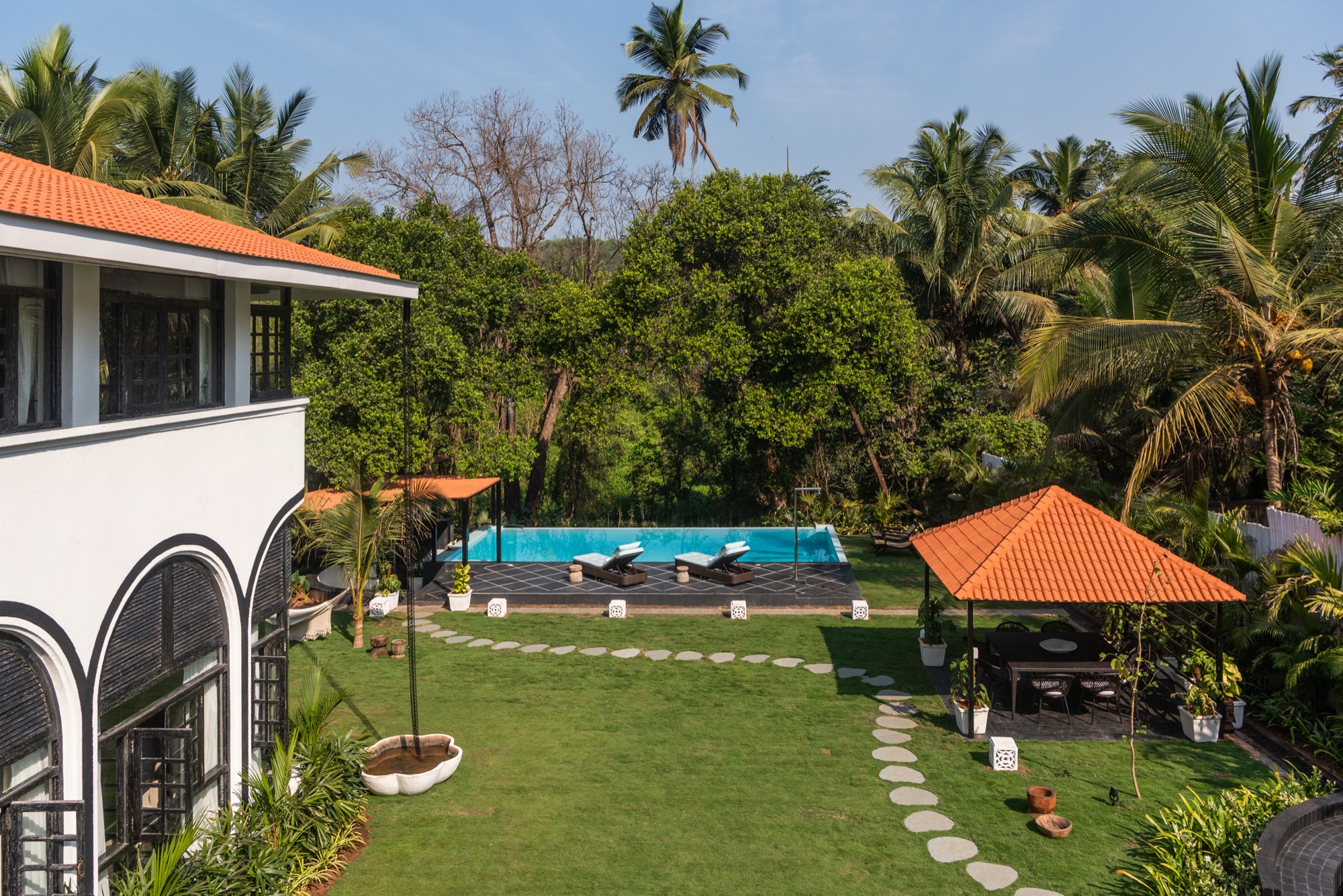 Fairview estate, Goa — Residential by Studio Pomegranate
