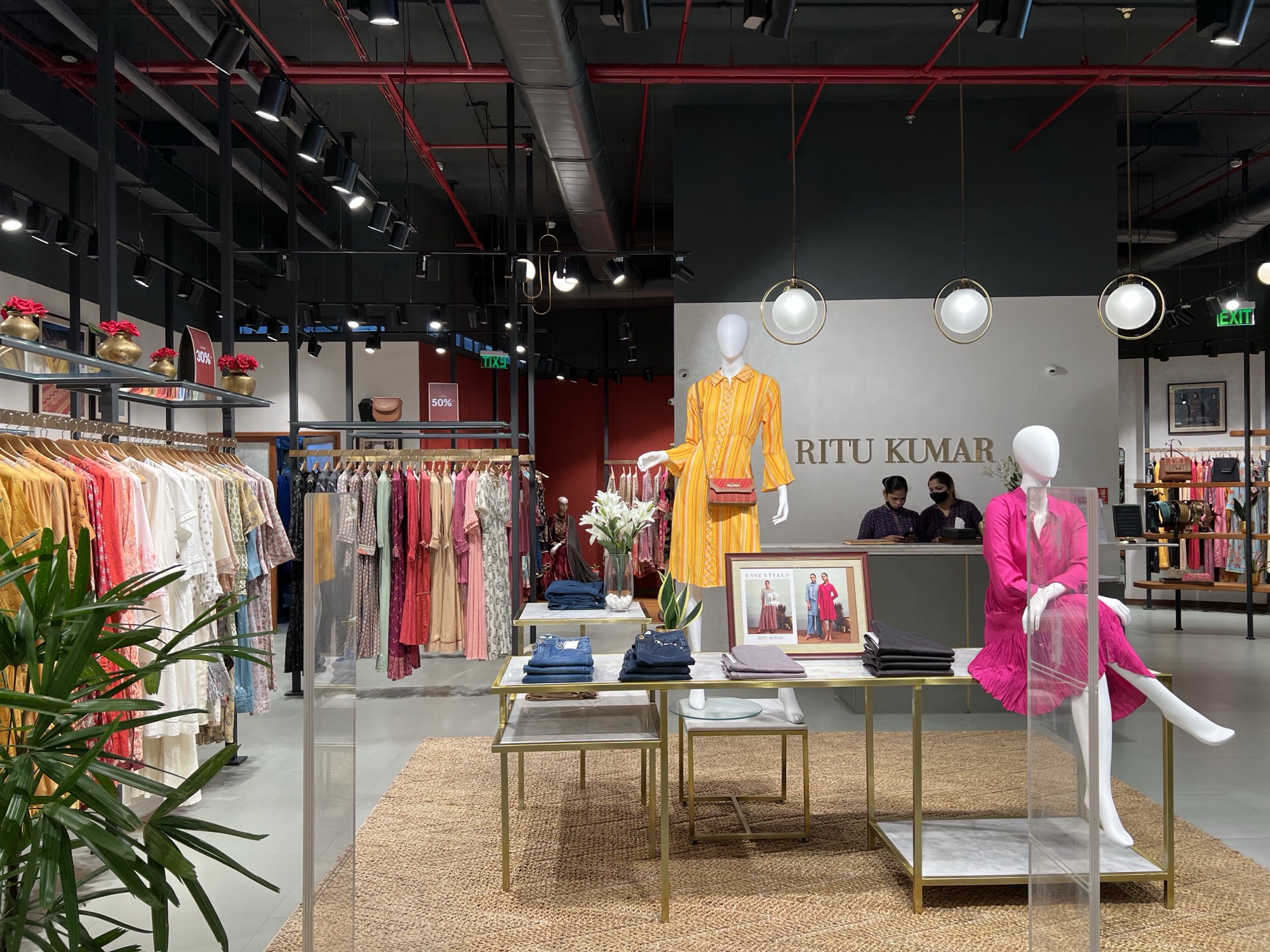 Ritu Kumar Store, BKC — Retail by Studio Pomegranate