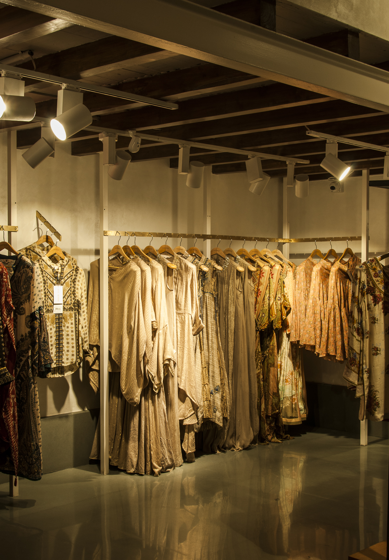 Ritu Kumar Store, Kemps corner — Retail · Restoration + Retrofitting by Studio Pomegranate