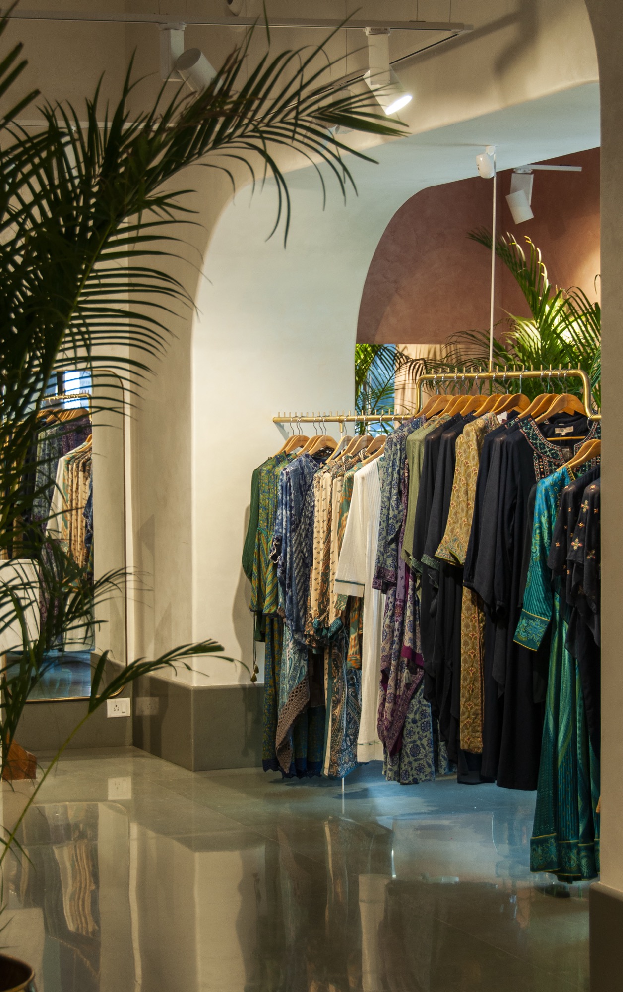 Ritu Kumar Store, Kemps corner — Retail · Restoration + Retrofitting by Studio Pomegranate