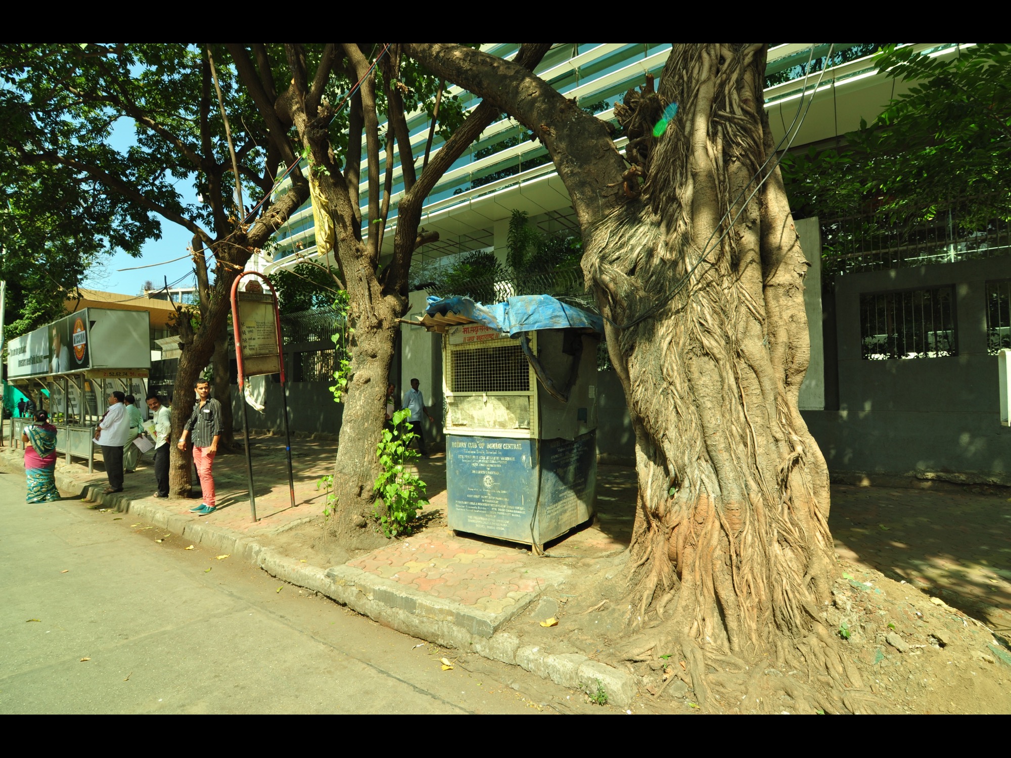 Walking spaces in Dadar — Urban Design by Studio Pomegranate