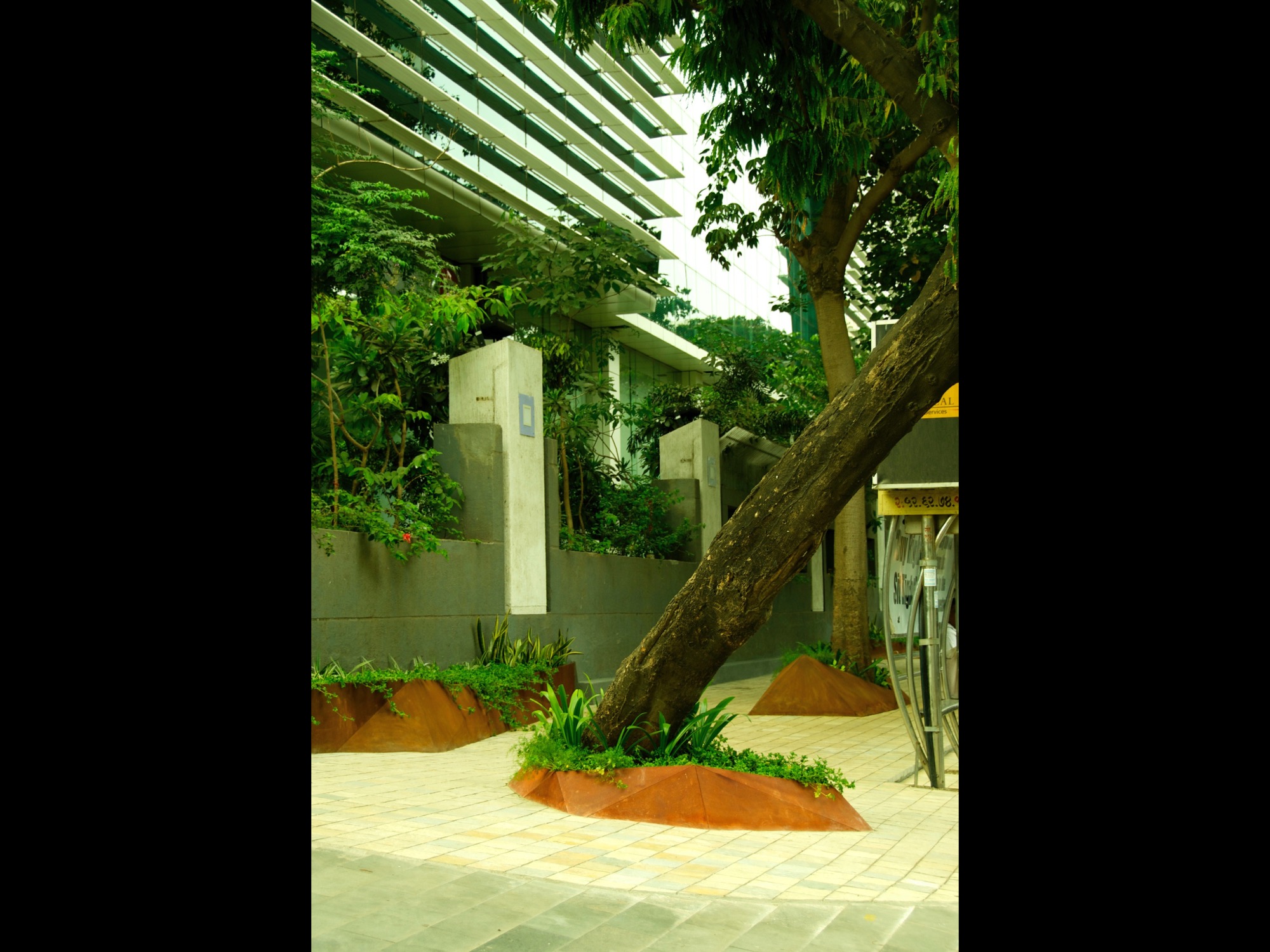 Walking spaces in Dadar — Urban Design by Studio Pomegranate