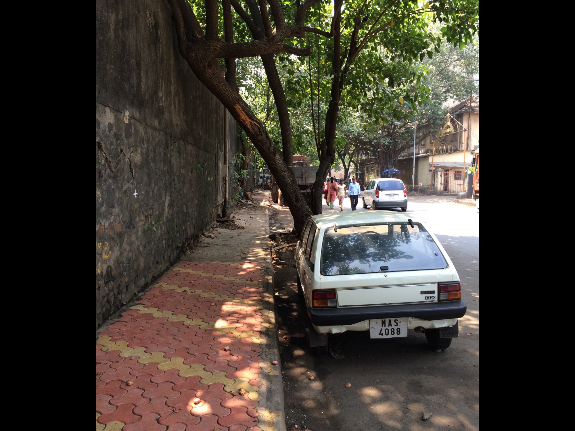 Walking spaces in Dadar — Urban Design by Studio Pomegranate