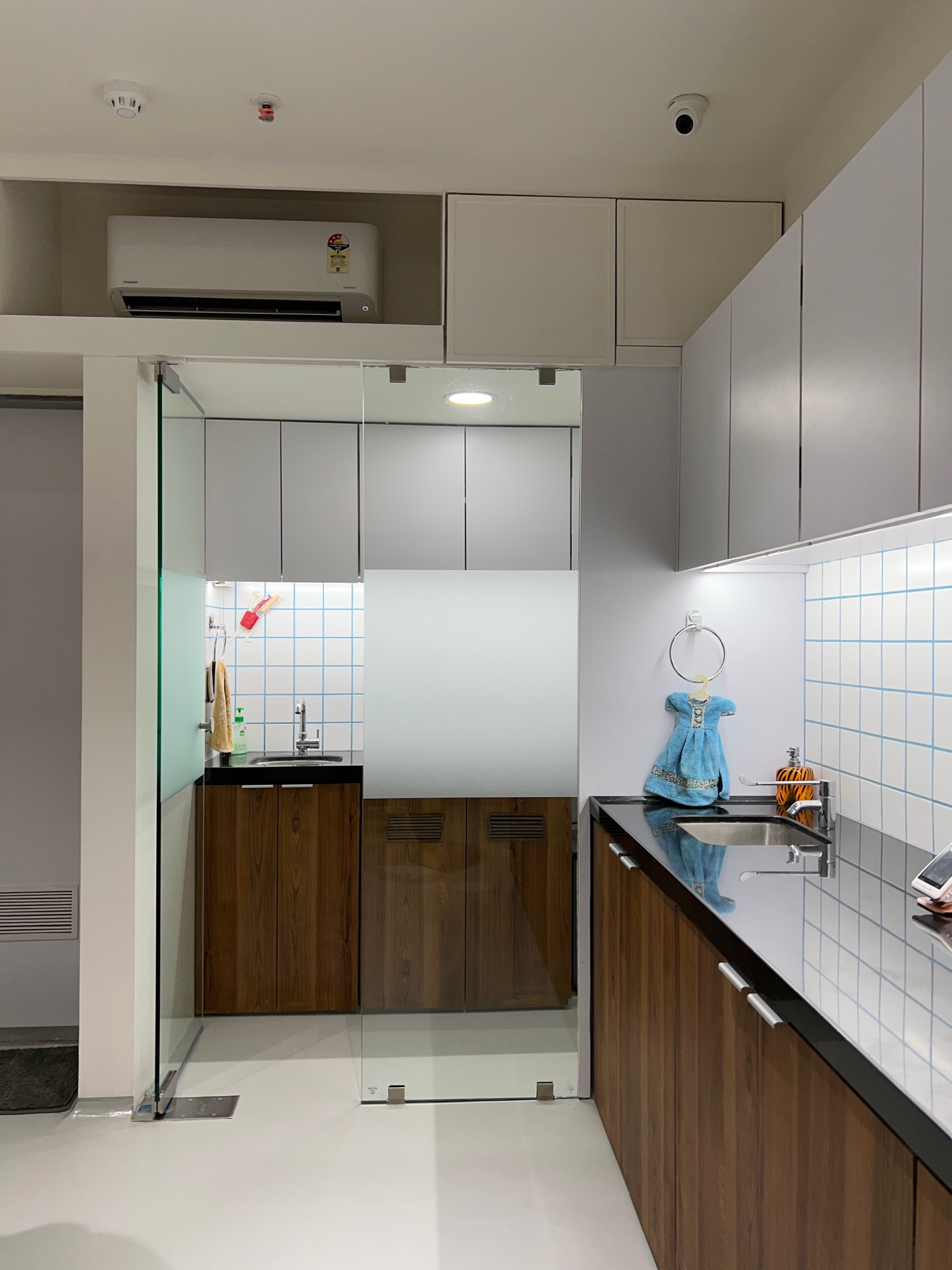 Dental House — Work spaces by Studio Pomegranate