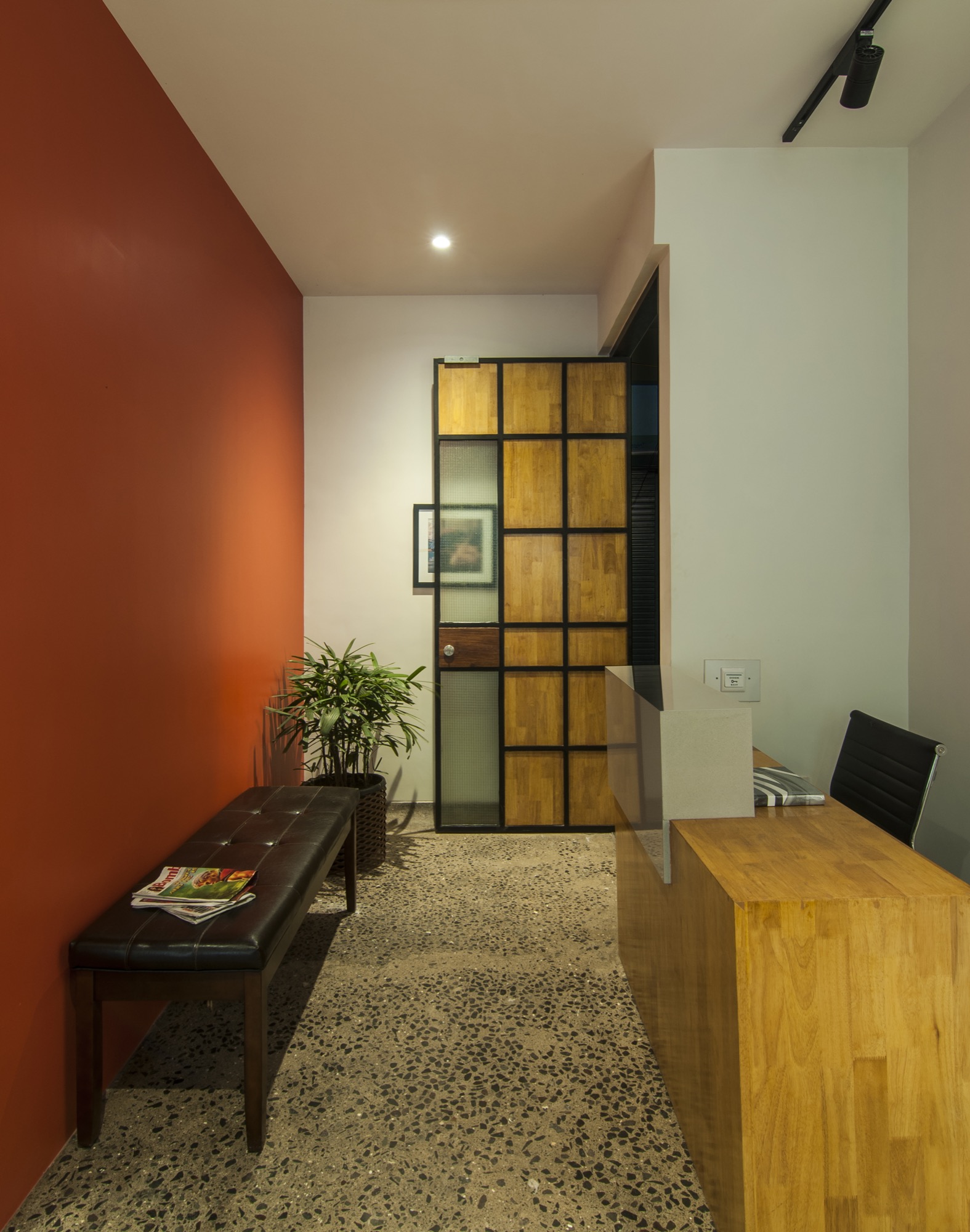 Steel Trader's Office — Work spaces by Studio Pomegranate