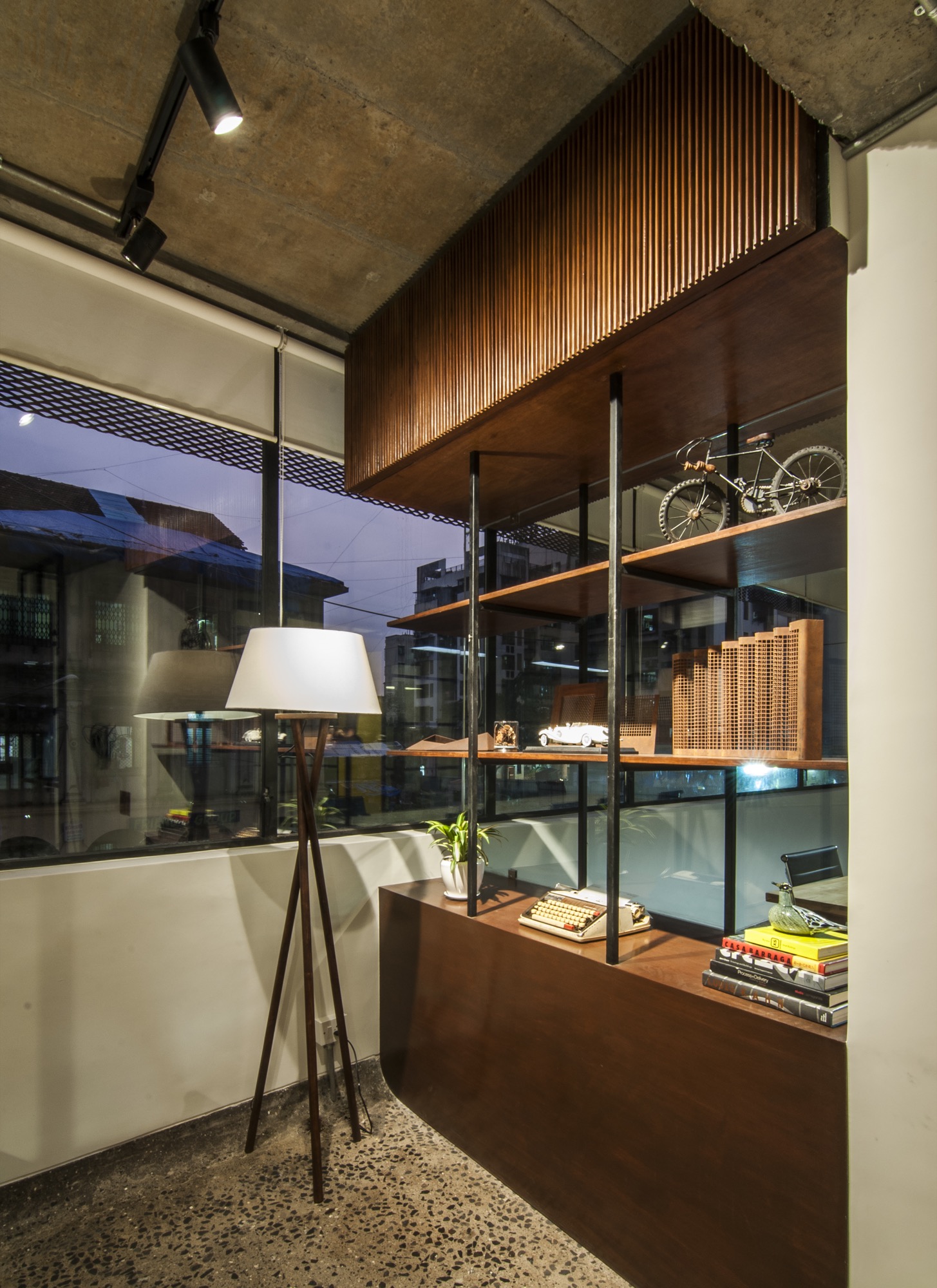 Steel Trader's Office — Work spaces by Studio Pomegranate