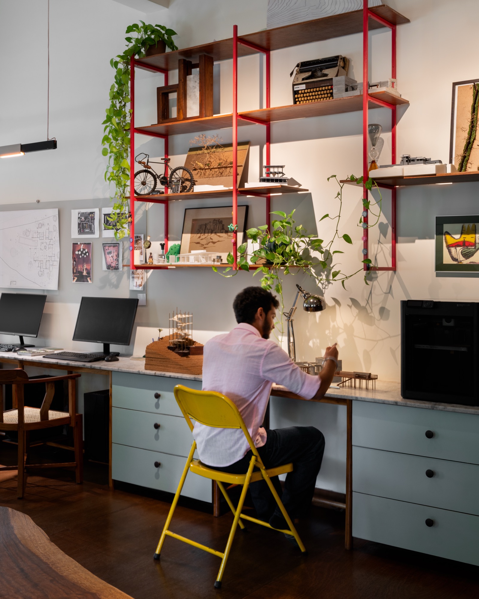 Studio Pomegranate, Mumbai — Work spaces by Studio Pomegranate