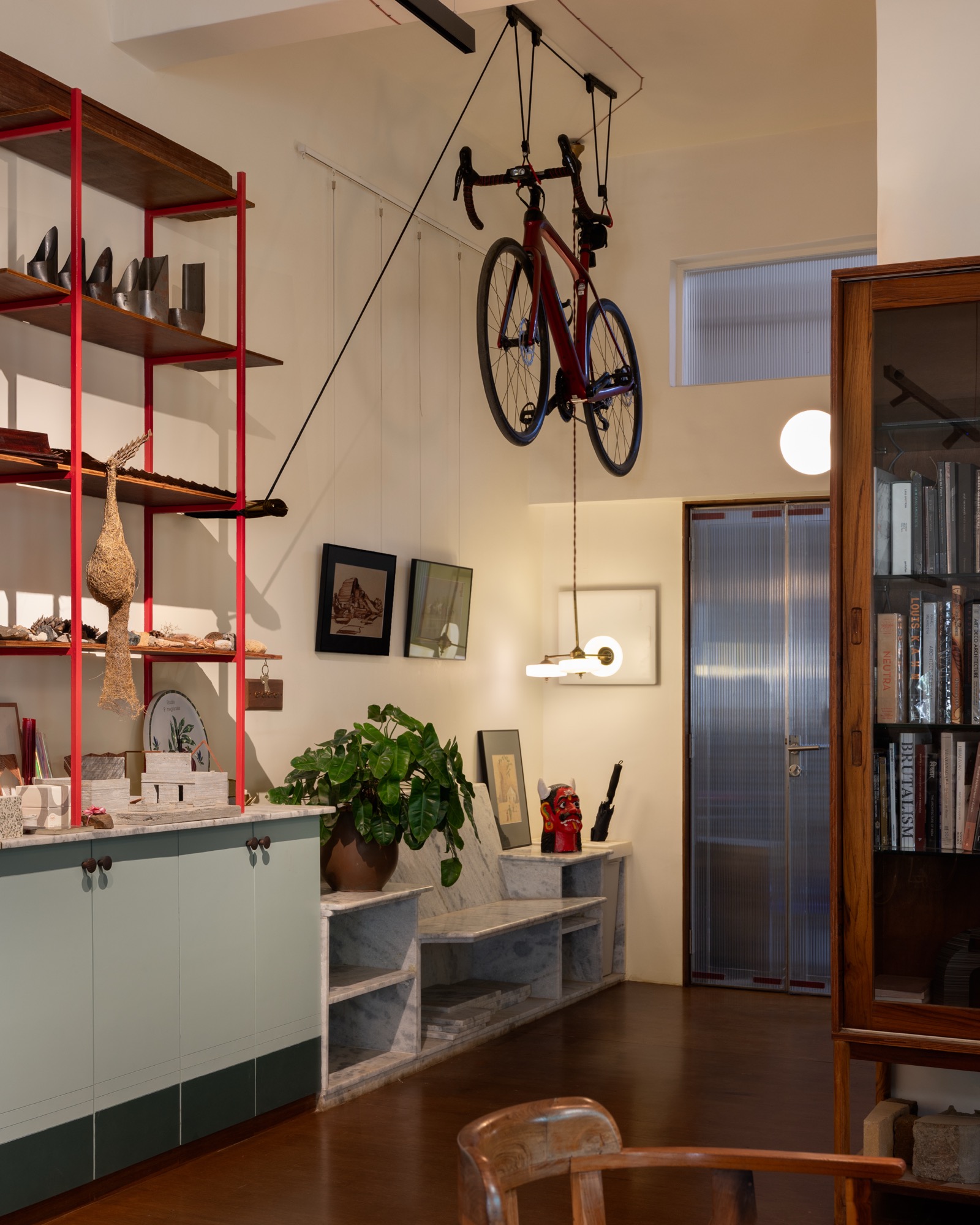 Studio Pomegranate, Mumbai — Work spaces by Studio Pomegranate