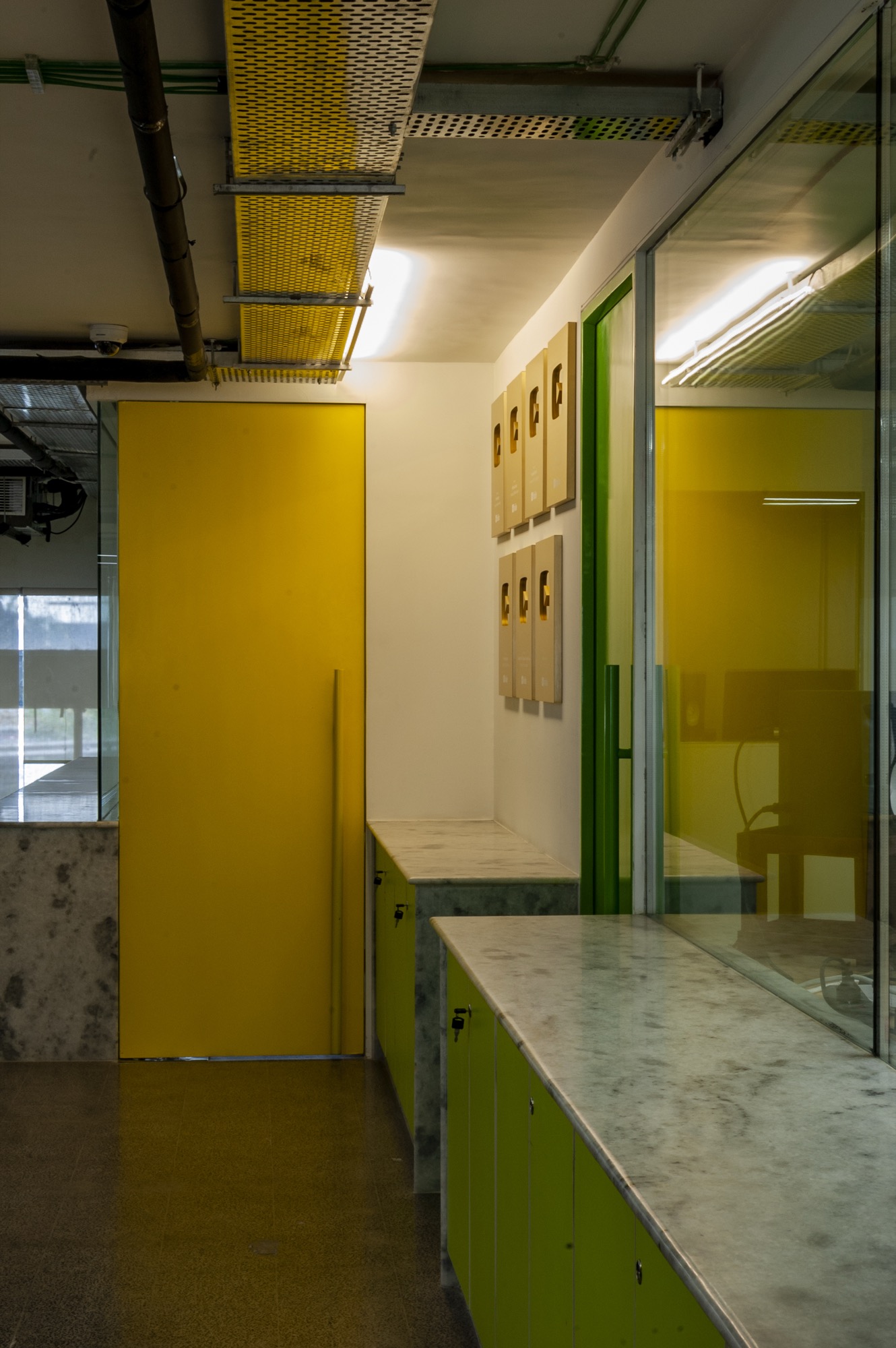 YoBoHo media office, Mumbai — Work spaces by Studio Pomegranate