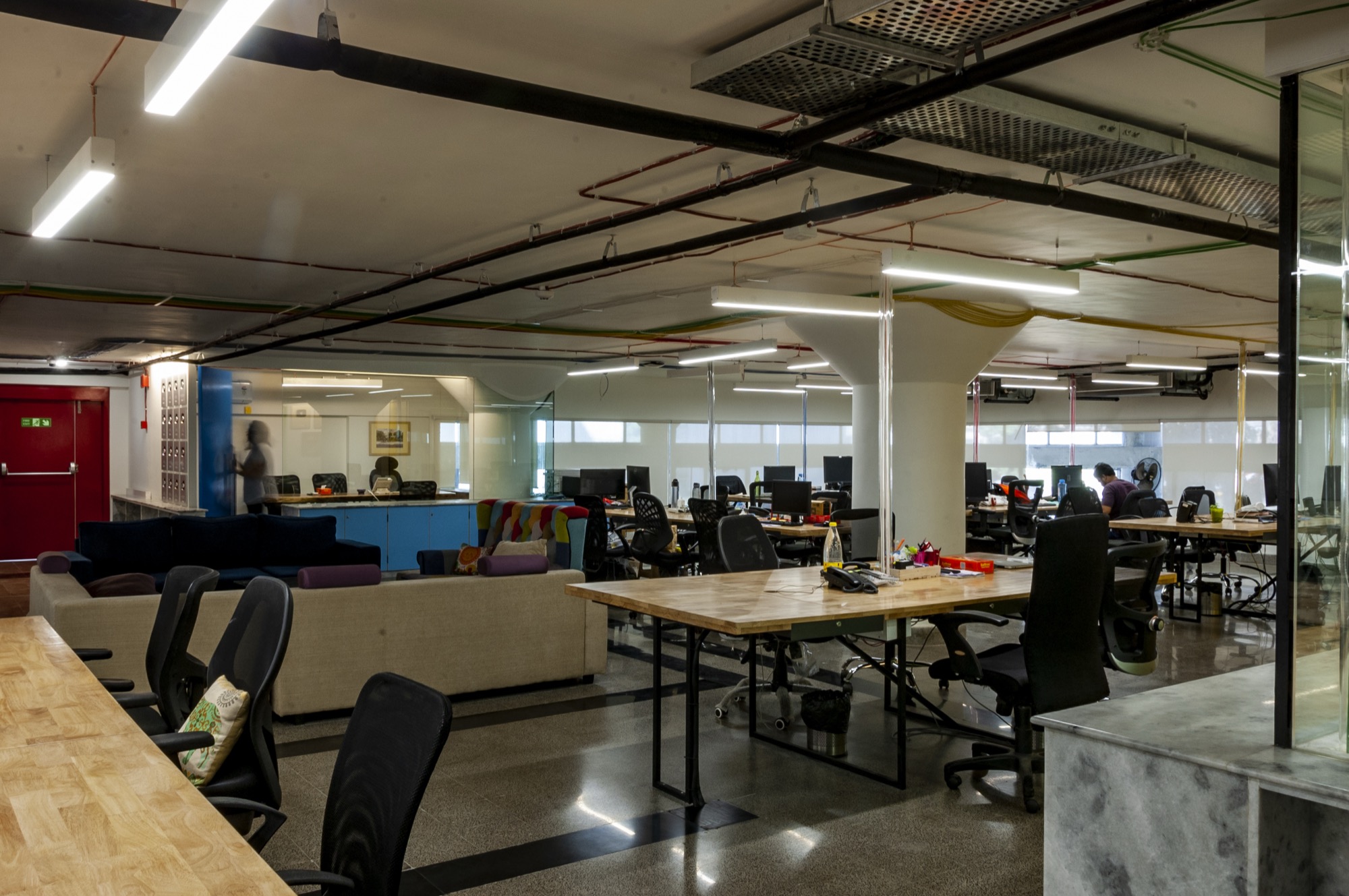 YoBoHo media office, Mumbai — Work spaces by Studio Pomegranate