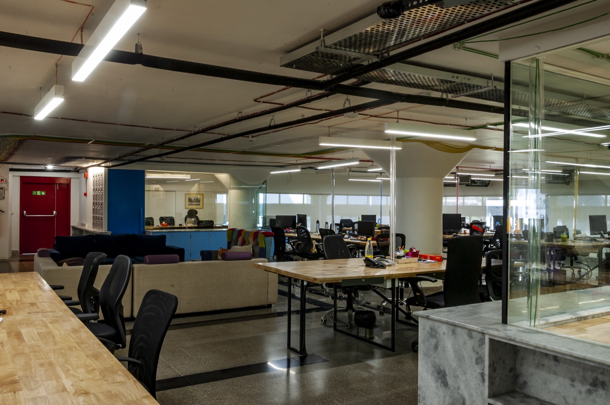 YoBoHo media office, Mumbai — Work spaces by Studio Pomegranate