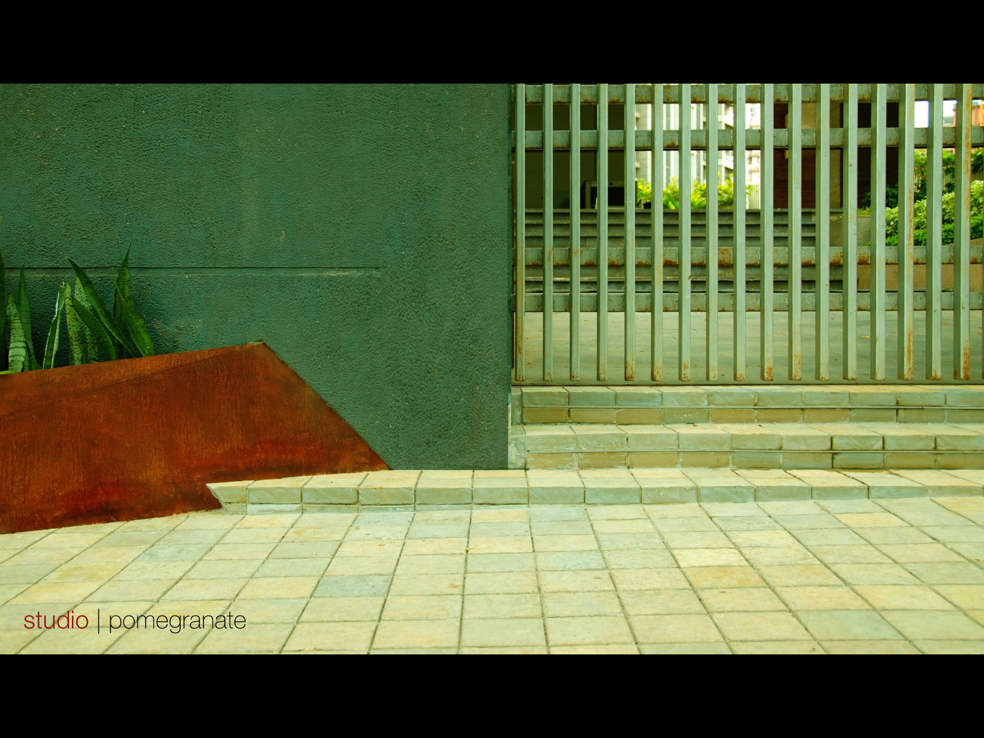 Walking spaces in Dadar